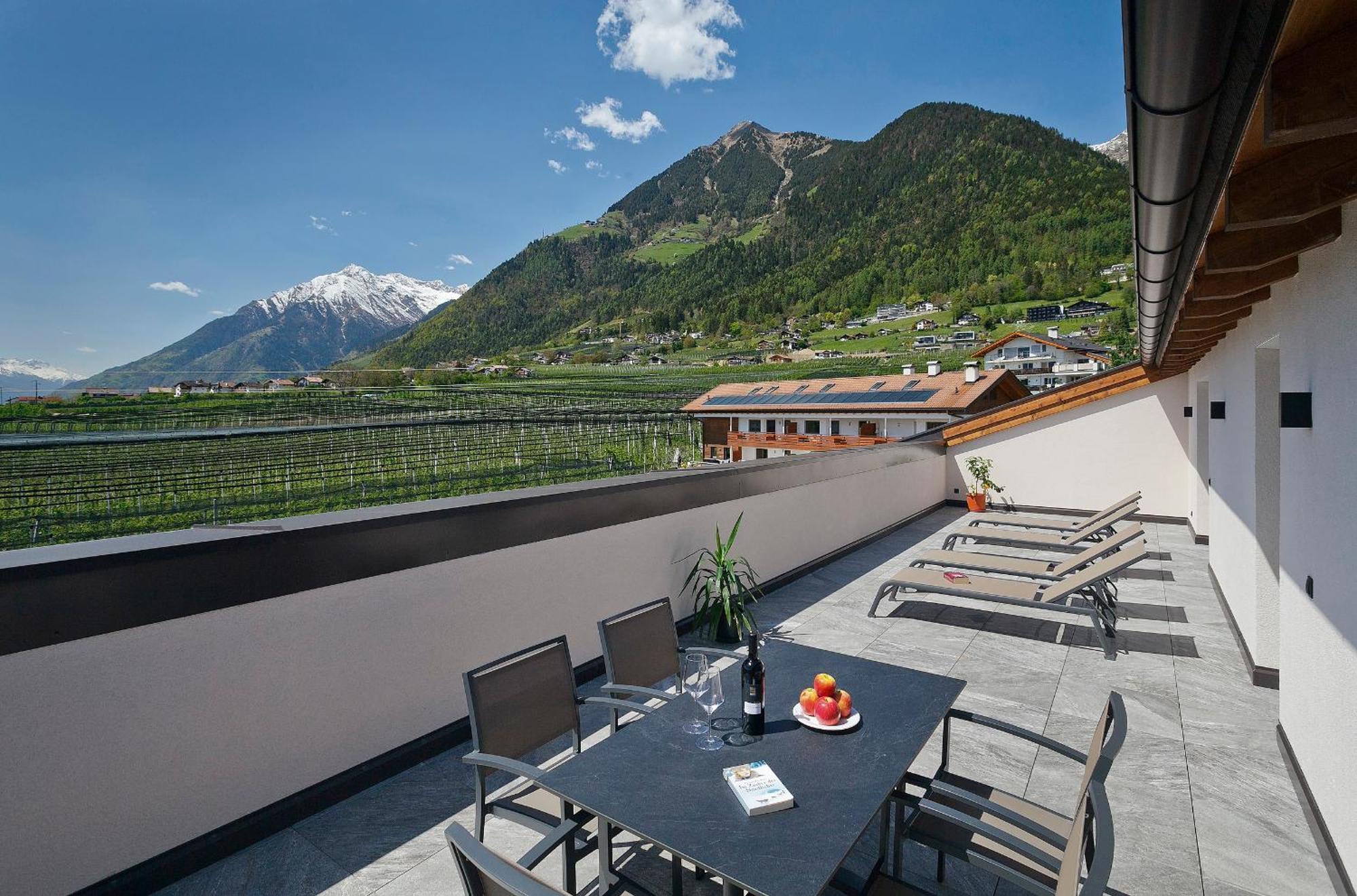 Appartement-Hotel Anthea Tirolo Bagian luar foto